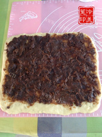 漂亮的枣泥麻花辫子面包做法图解18)