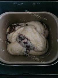 营养丰富的豆沙面包做法图解8)