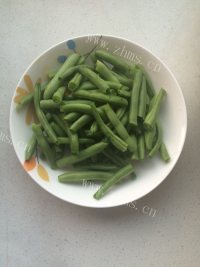 清爽可口的干煸四季豆做法图解1)