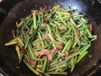 简单易做的蒜薹炒肉