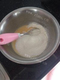珍馐美味的原味戚风蛋糕做法图解6)