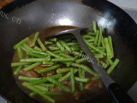 美美厨房之豆角烧肉做法图解12)