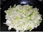 家常菜茄汁包菜做法图解4)