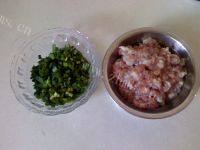 自己做的猪肉韭菜水饺做法图解2)