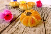 美味的紫薯花包做法图解13)