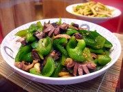 家常菜辣椒炒鸡杂