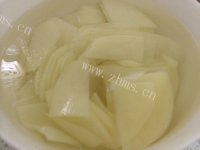 诱人的西红柿炒土豆片做法图解1)