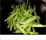 好吃的炖豆角做法图解1)