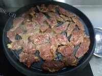 热腾腾的烤牛肉做法图解5)