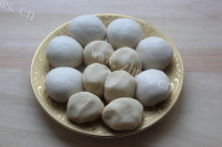 自制黄桥烧饼做法图解4)