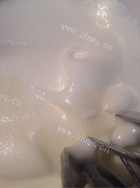 特下饭的戚风蛋糕做法图解4)