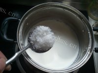 口感丰富的木瓜牛奶冻做法图解4)