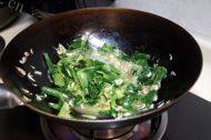 很有食欲的虾皮粉丝小白菜做法图解6)