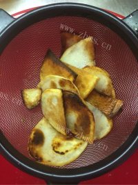 家常菜土豆片回锅肉做法图解4)