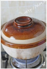 美味的辣汁卤藕做法图解4)