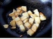 好吃的川味土豆烧排骨做法图解5)