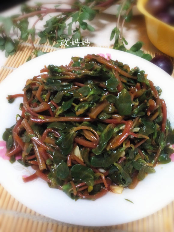 色香味浓的凉拌马齿苋