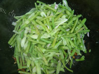 家常菜炒豆角做法图解4)