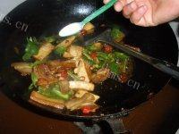 美味的香辣五花肉做法图解9)