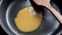 自己做的鸡蛋饼做法图解6)