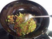 家常菜芹菜炒肉末做法图解9)