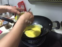 家常菜木耳炒蛋做法图解2)