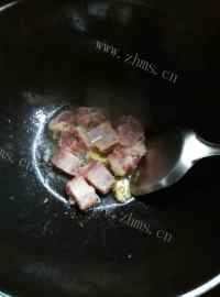 美味的菠萝排骨做法图解4)