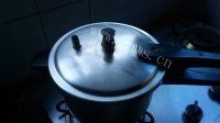 美味的香菇鸡汤做法图解4)