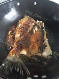 诱人的红烧鱼做法图解7)