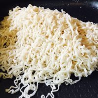 美味的培根炒面做法图解13)