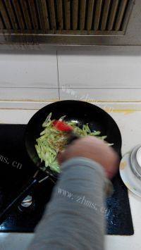 营养丰富扁豆炒肉做法图解4)