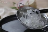 健康川贝雪梨炖燕窝做法图解1)