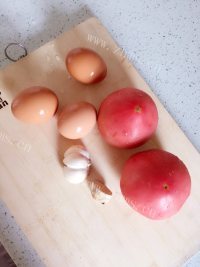 色香味俱全的西红柿炒鸡蛋做法图解1)