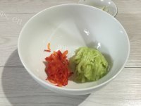 家常凉拌蒜蓉瓜翠做法图解10)