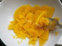 自制豆沙南瓜饼做法图解4)