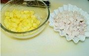 美味的菠萝鸡炒饭做法图解1)