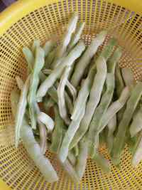 芳香四溢的豆角炖粉条做法图解1)