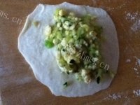 自制南瓜鸡蛋水煎饺做法图解12)