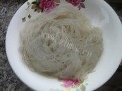 豆芽炒粉条做法图解3)