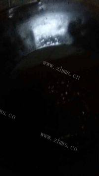 美味的枸杞鲫鱼汤做法图解2)