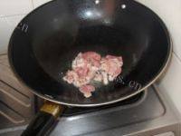家常菜黑木耳炒肉丝做法图解3)