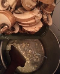 蘑菇汤做法图解3)