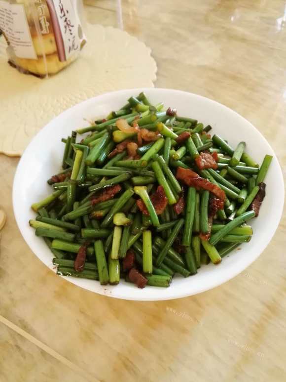 家常肉炒蒜台