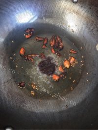 美味的香辣鸡翅根做法图解4)