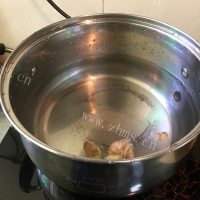 椰子煲鸡做法图解2)