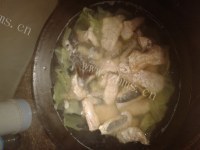 美味的卷心菜煮鳗鱼汤的做法图解四