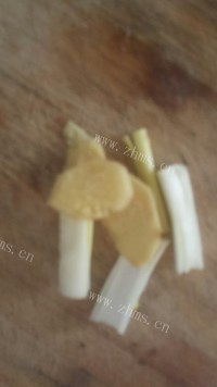 清脆爽口的烤翅根做法图解2)