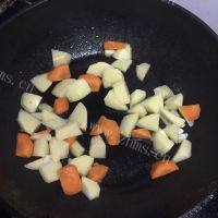 美味的土豆咖喱饭做法图解4)