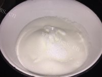 唇齿留香的戚风蛋糕做法图解7)