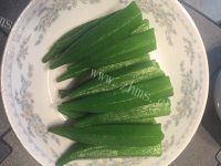 诱人的白灼秋葵做法图解4)
